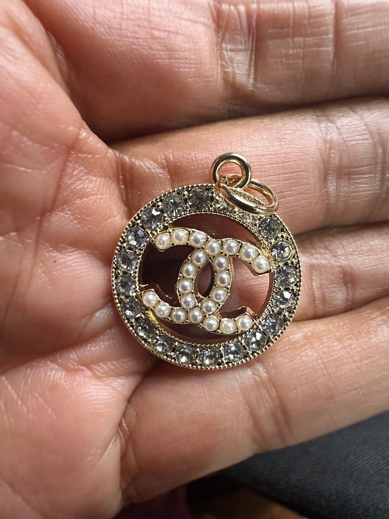 The “Pearl CC” Necklace