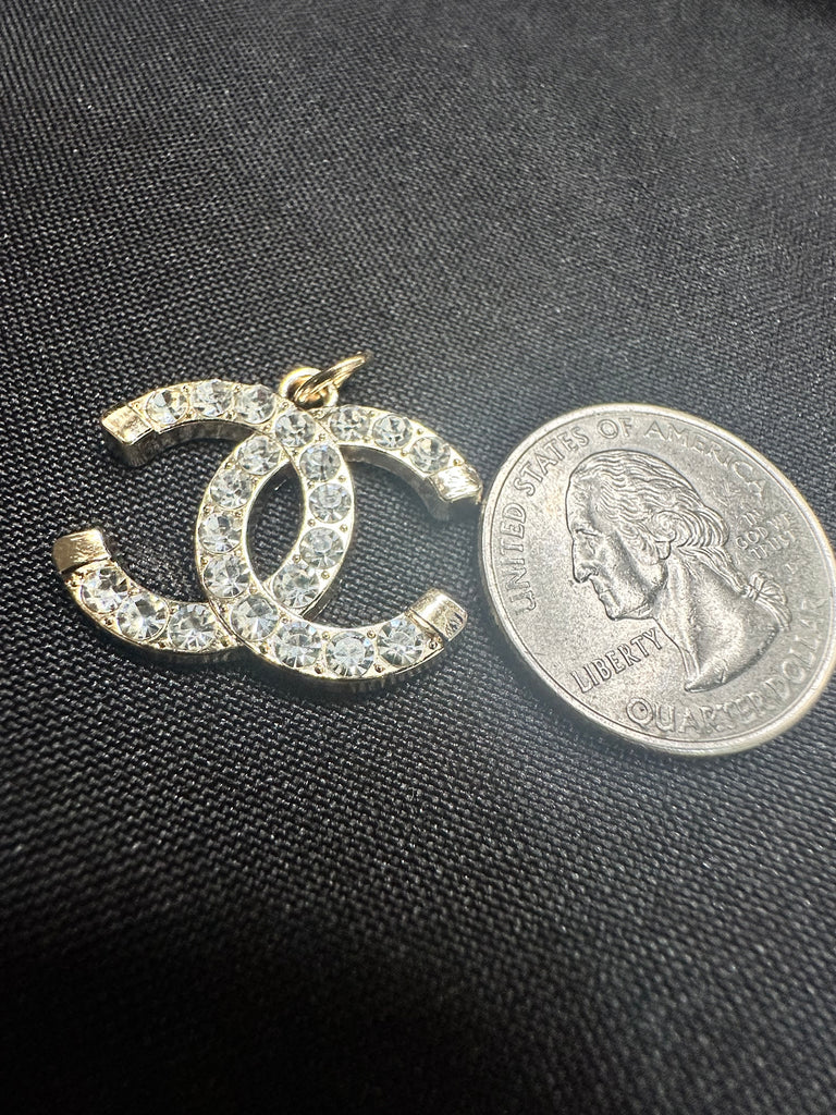 The “White Diamond CC” Necklace