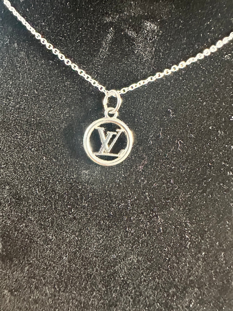 The “LV Circle” Necklace