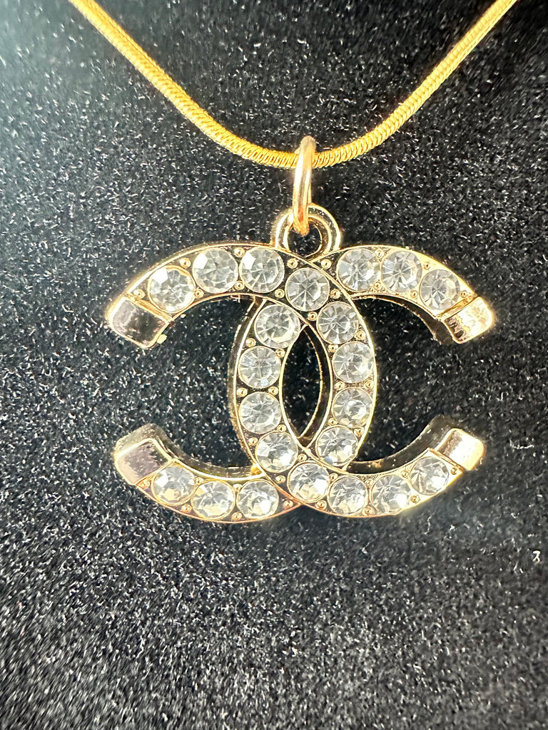 The “White Diamond CC” Necklace